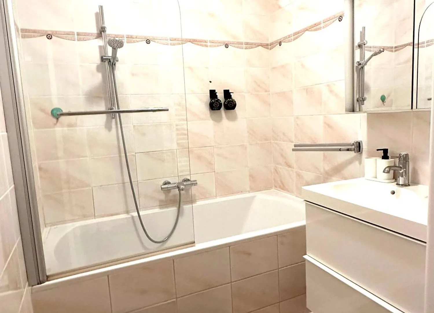 Center Apartment With 360° Rooftop فيينا 0*,